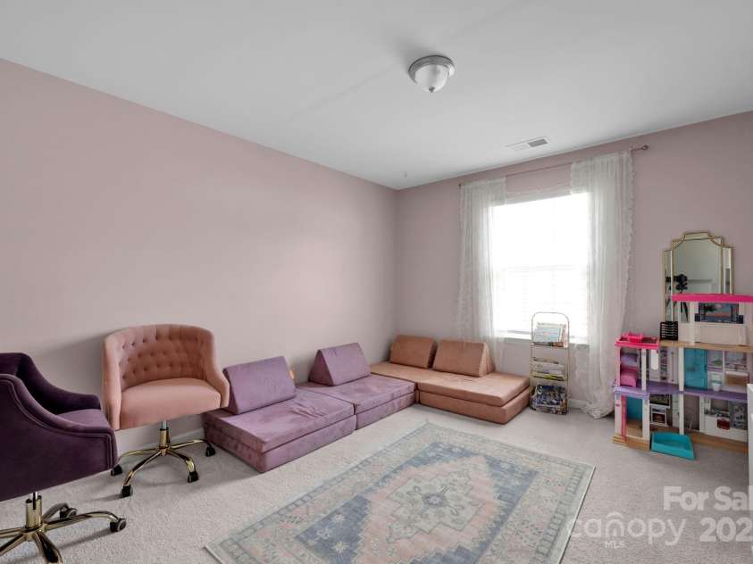 15127 Oleander Drive, Charlotte, NC 28278.  MLS# CAR4246713, YatesRealty ID 6895. Bedroom