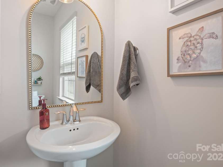 15127 Oleander Drive, Charlotte, NC 28278.  MLS# CAR4332259, YatesRealty ID 6895. 