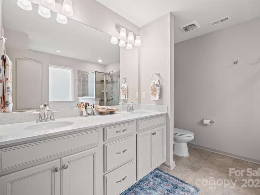 15127 Oleander Drive, Charlotte, NC 28278.  MLS# CAR4332259, YatesRealty ID 6895. 