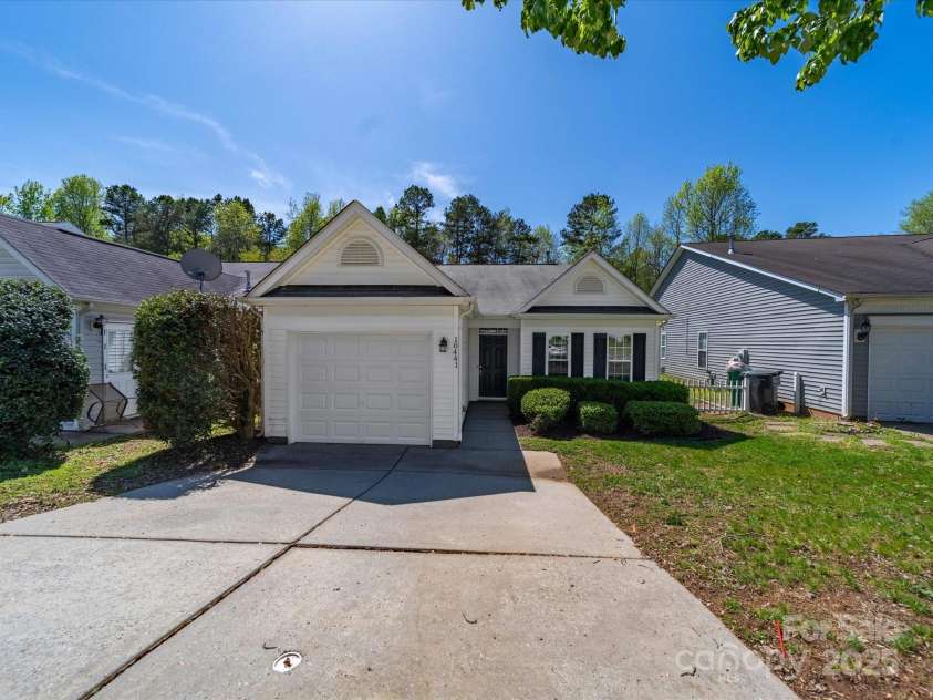 10441 Hugue Way, Charlotte, NC 28214.  MLS# CAR4242674, YatesRealty ID 6896. 