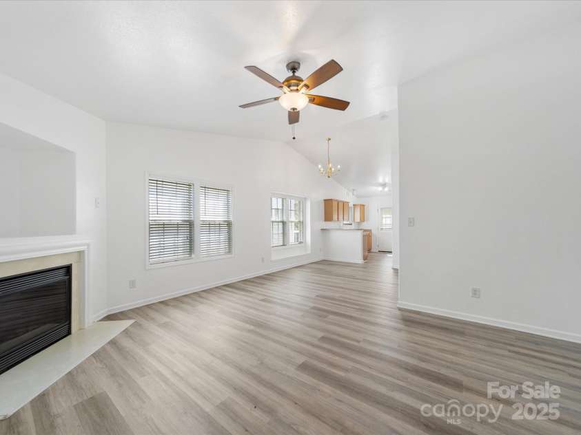 10441 Hugue Way, Charlotte, NC 28214.  MLS# CAR4242674, YatesRealty ID 6896. 