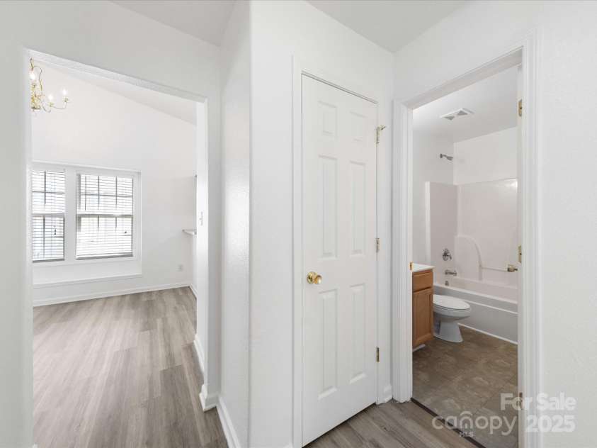 10441 Hugue Way, Charlotte, NC 28214.  MLS# CAR4242674, YatesRealty ID 6896. 