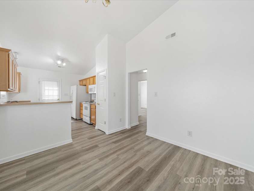 10441 Hugue Way, Charlotte, NC 28214.  MLS# CAR4242674, YatesRealty ID 6896. 