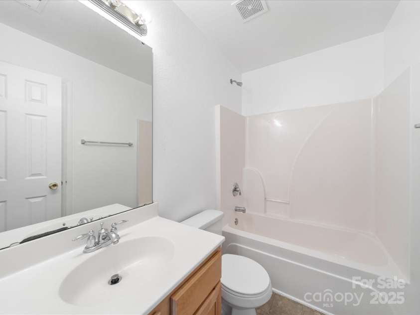 10441 Hugue Way, Charlotte, NC 28214.  MLS# CAR4242674, YatesRealty ID 6896. 