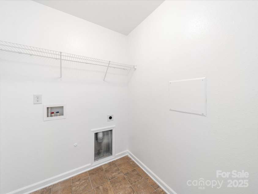 10441 Hugue Way, Charlotte, NC 28214.  MLS# CAR4242674, YatesRealty ID 6896. 