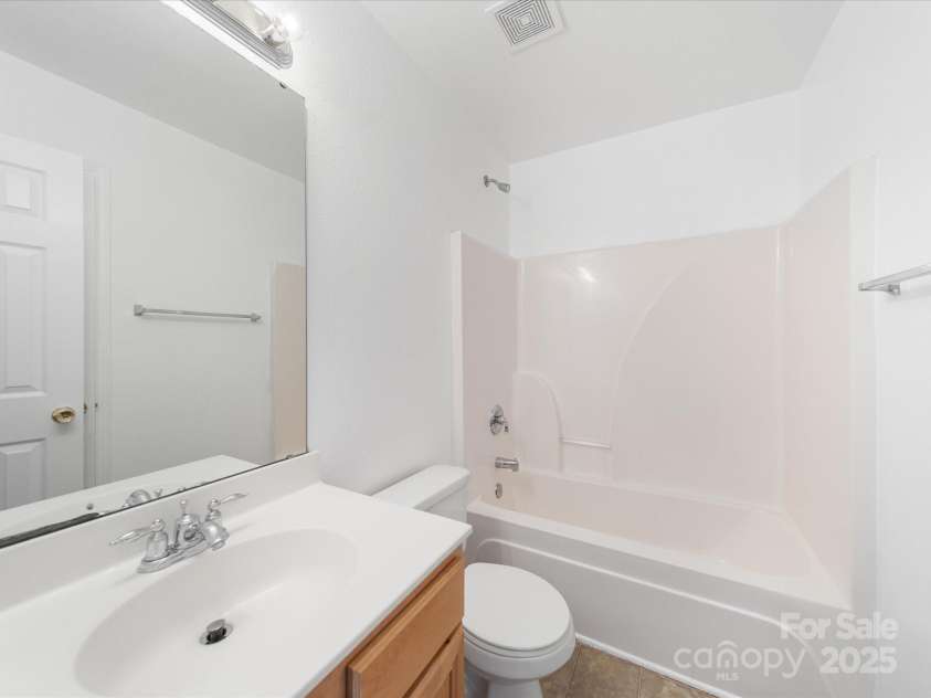 10441 Hugue Way, Charlotte, NC 28214.  MLS# CAR4242674, YatesRealty ID 6896. 