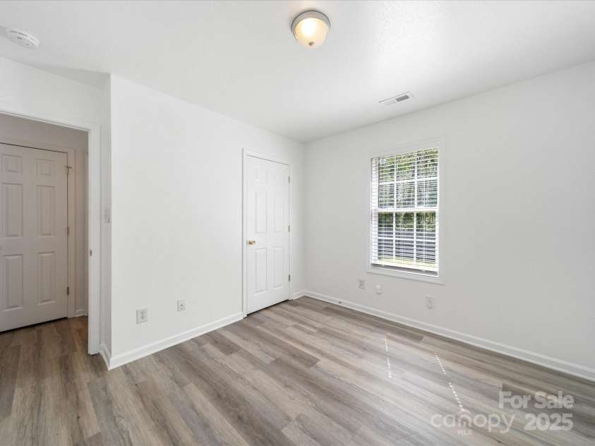 10441 Hugue Way, Charlotte, NC 28214.  MLS# CAR4242674, YatesRealty ID 6896. 