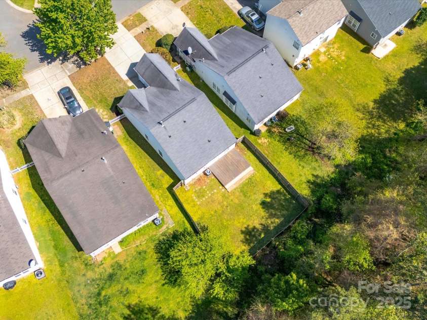 10441 Hugue Way, Charlotte, NC 28214.  MLS# CAR4242674, YatesRealty ID 6896. 