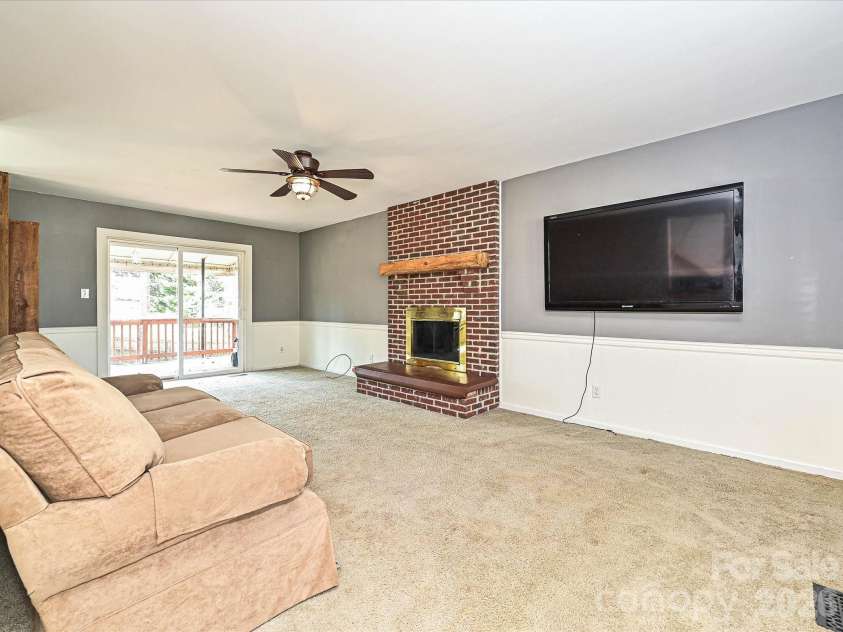 104 Deertrack Drive, Mount Holly, NC 28120.  MLS# CAR4354713, YatesRealty ID 6897. 