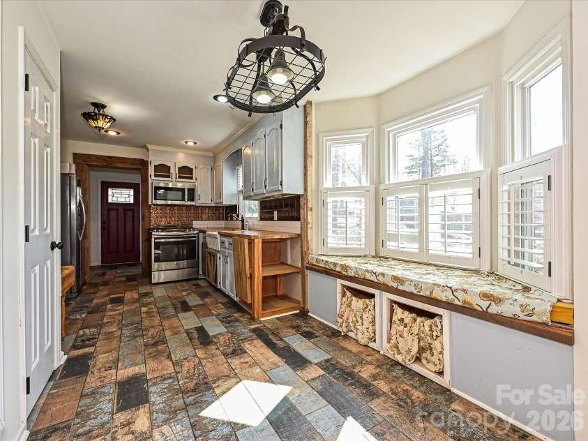 104 Deertrack Drive, Mount Holly, NC 28120.  MLS# CAR4354713, YatesRealty ID 6897. 