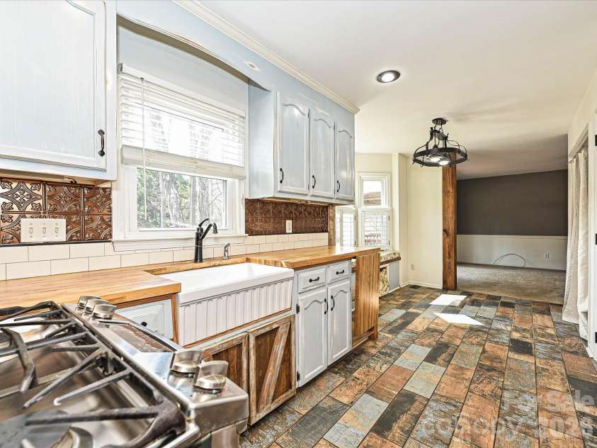 104 Deertrack Drive, Mount Holly, NC 28120.  MLS# CAR4354713, YatesRealty ID 6897. 