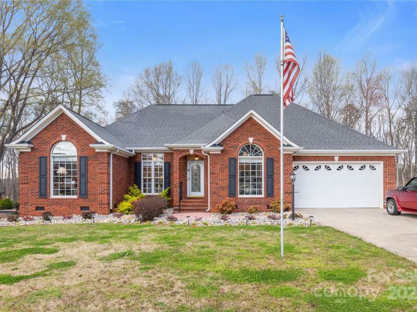 801 Toncin Avenue, Bessemer City, NC 28016.  MLS# CAR4237256, YatesRealty ID 6897. 