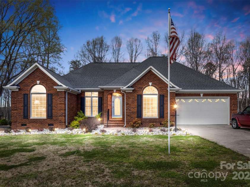 801 Toncin Avenue, Bessemer City, NC 28016.  MLS# CAR4237256, YatesRealty ID 6897. 