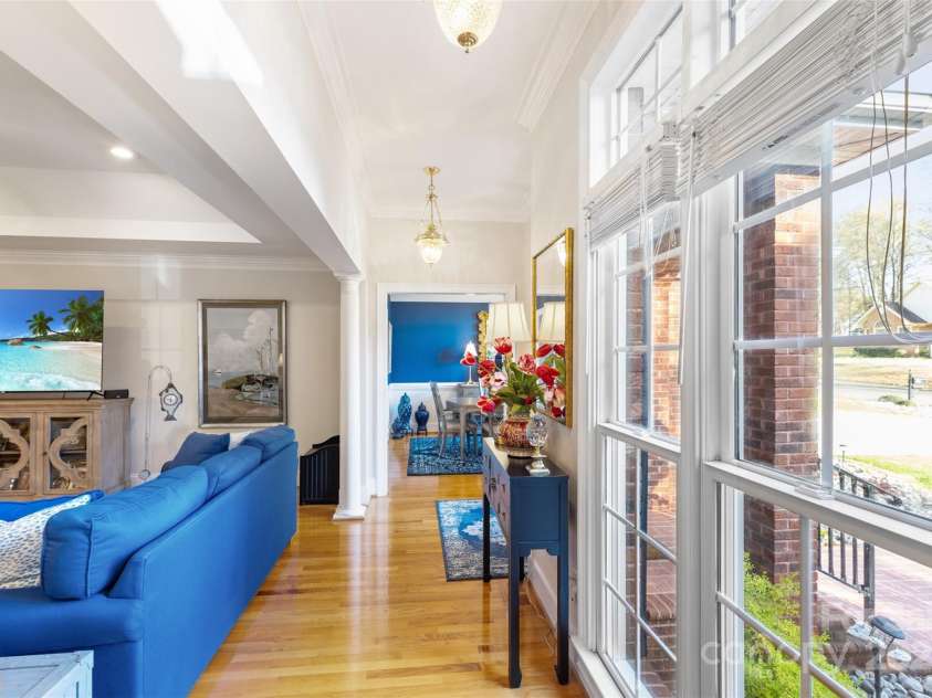 801 Toncin Avenue, Bessemer City, NC 28016.  MLS# CAR4237256, YatesRealty ID 6897. Foyer entrance