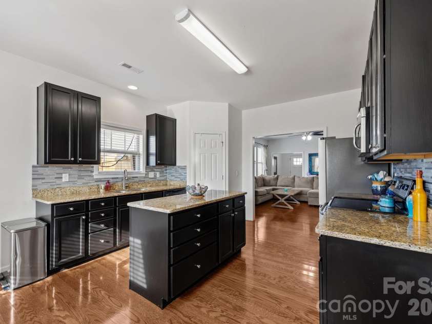 28 Mallard Run Drive, Arden, NC 28704.  MLS# CAR4355735, YatesRealty ID 6898. 