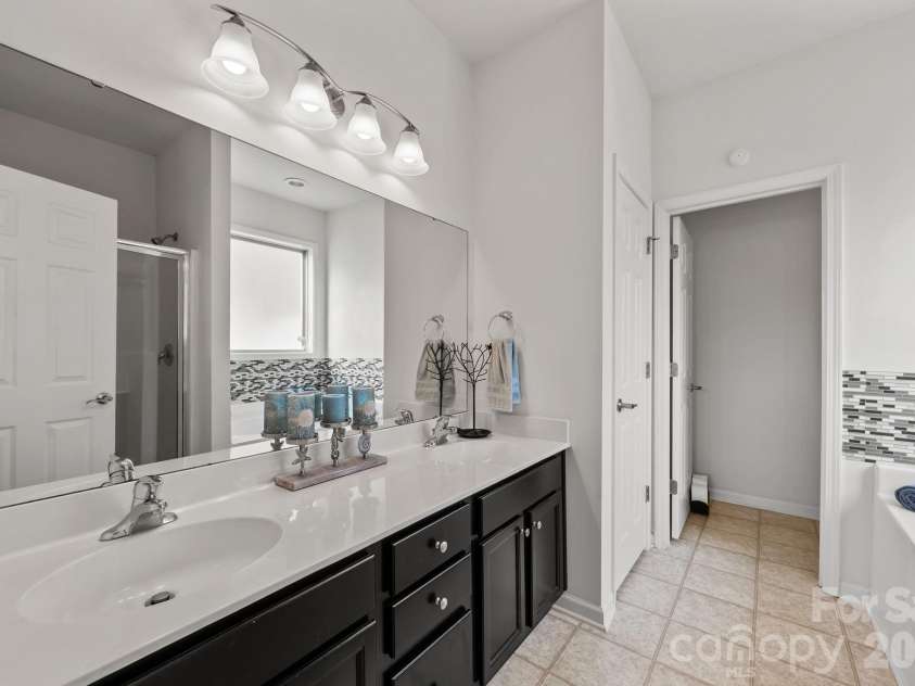 28 Mallard Run Drive, Arden, NC 28704.  MLS# CAR4355735, YatesRealty ID 6898. 