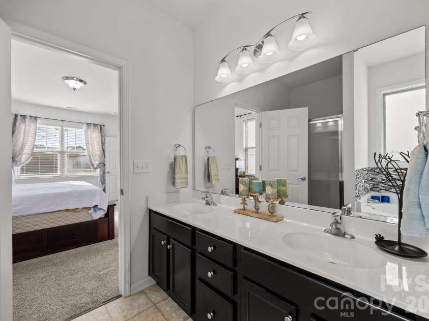 28 Mallard Run Drive, Arden, NC 28704.  MLS# CAR4355735, YatesRealty ID 6898. 
