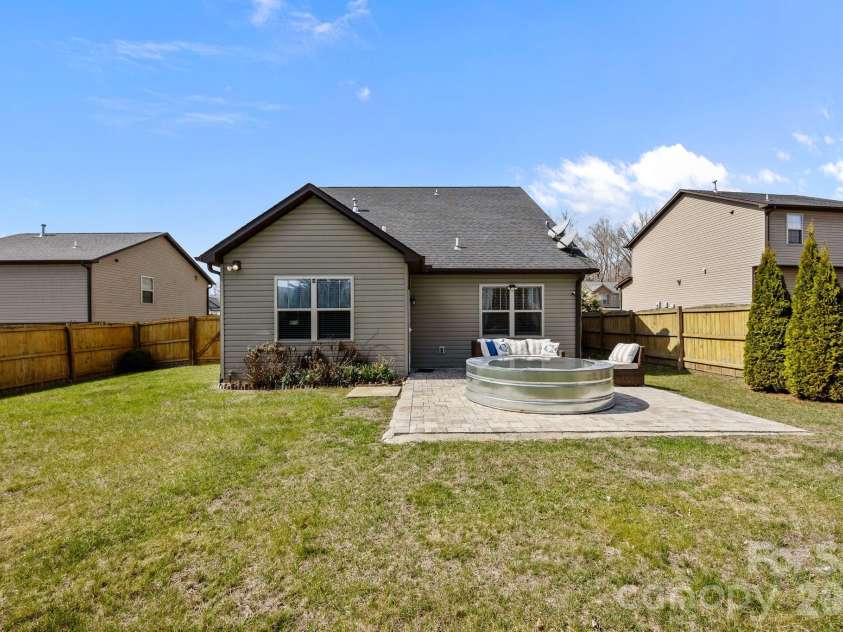 28 Mallard Run Drive, Arden, NC 28704.  MLS# CAR4355735, YatesRealty ID 6898. 