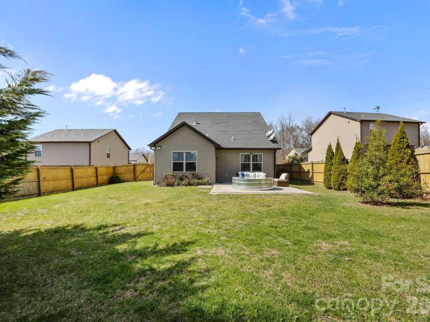 28 Mallard Run Drive, Arden, NC 28704.  MLS# CAR4355735, YatesRealty ID 6898. 