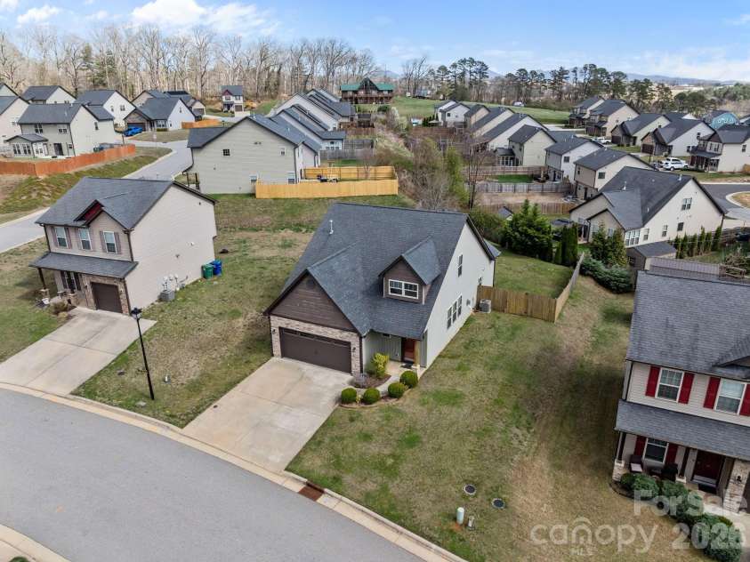 28 Mallard Run Drive, Arden, NC 28704.  MLS# CAR4355735, YatesRealty ID 6898. 