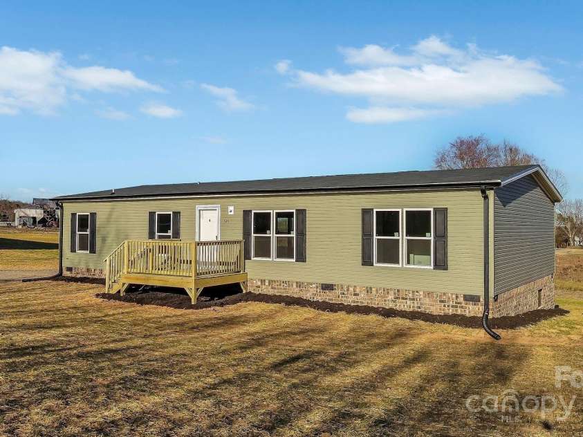 525 Mt. Wesley Church Road, Hiddenite, NC 28636.  MLS# CAR4242072, YatesRealty ID 6899. 