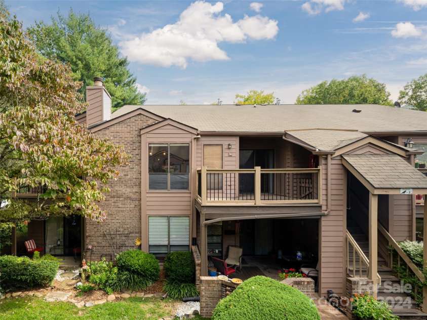 38 Ravencroft Lane, Asheville, NC 28803.  MLS# CAR4184774, YatesRealty ID 690. 