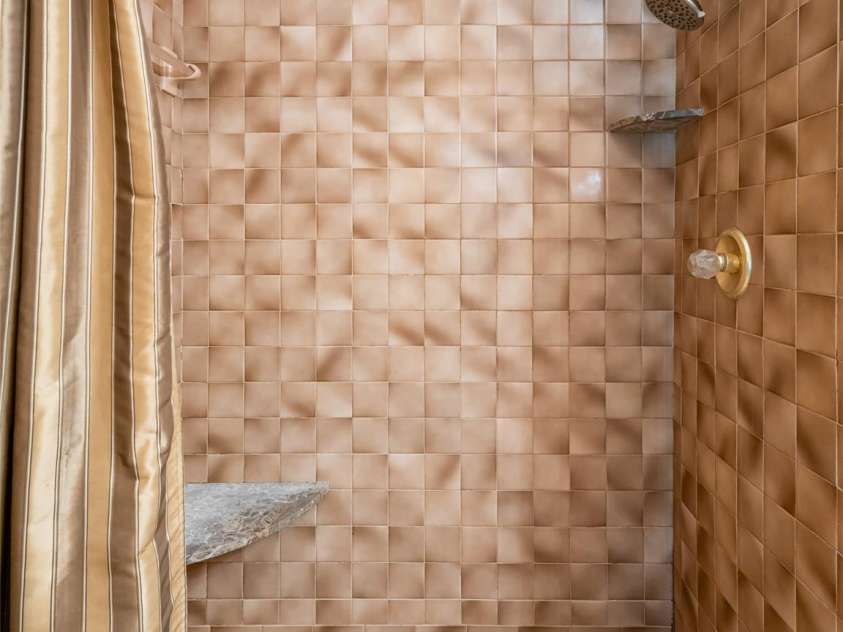 38 Ravencroft Lane, Asheville, NC 28803.  MLS# CAR4184774, YatesRealty ID 690. 