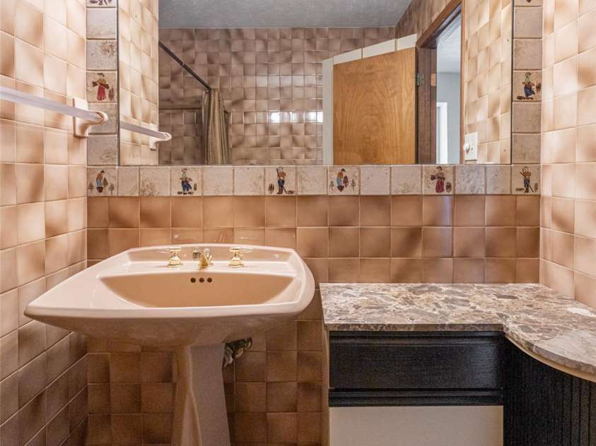 38 Ravencroft Lane, Asheville, NC 28803.  MLS# CAR4184774, YatesRealty ID 690. 