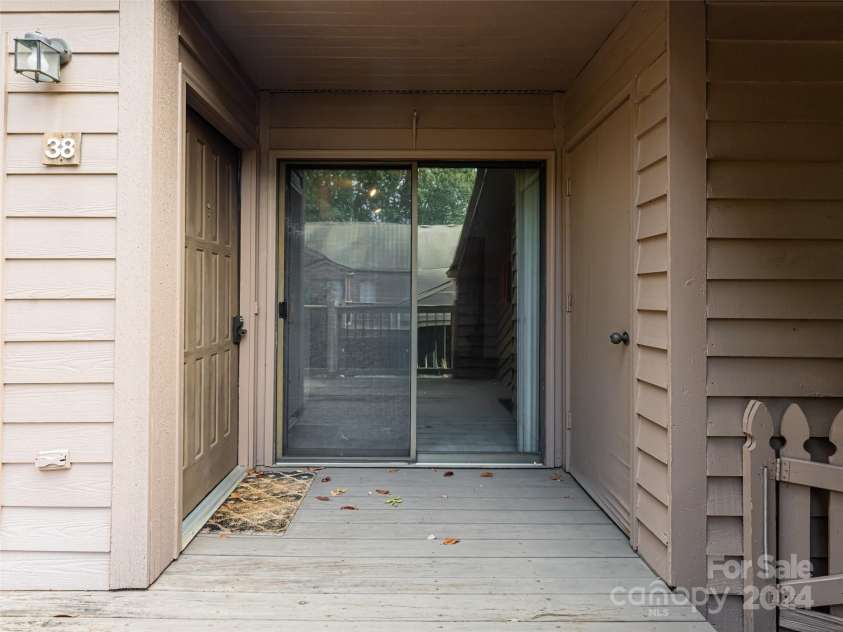 38 Ravencroft Lane, Asheville, NC 28803.  MLS# CAR4184774, YatesRealty ID 690. 