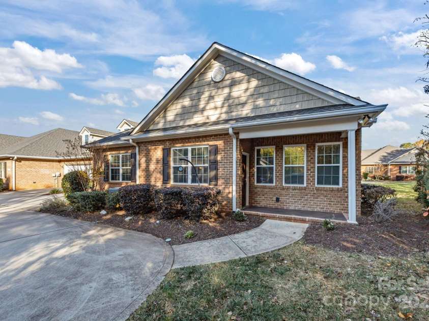 8657 Sonata Court, Denver, NC 28037.  MLS# CAR4321680, YatesRealty ID 690. This is the one you've been waiting for