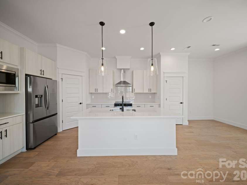 128 Collin Place, Asheville, NC 28804.  MLS# CAR4357801, YatesRealty ID 6900. 