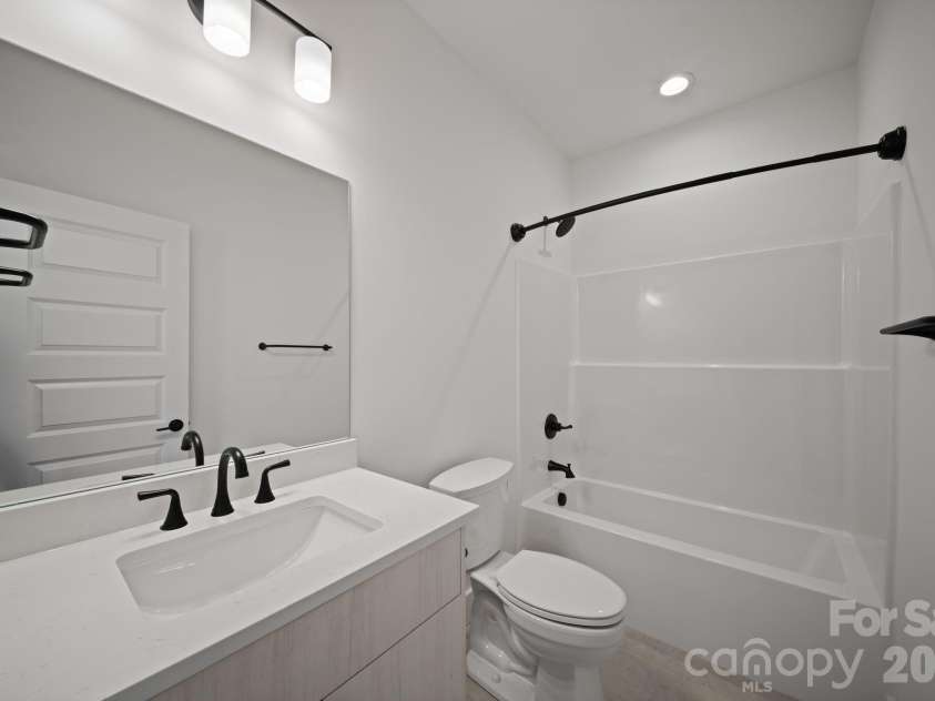 128 Collin Place, Asheville, NC 28804.  MLS# CAR4357801, YatesRealty ID 6900. 