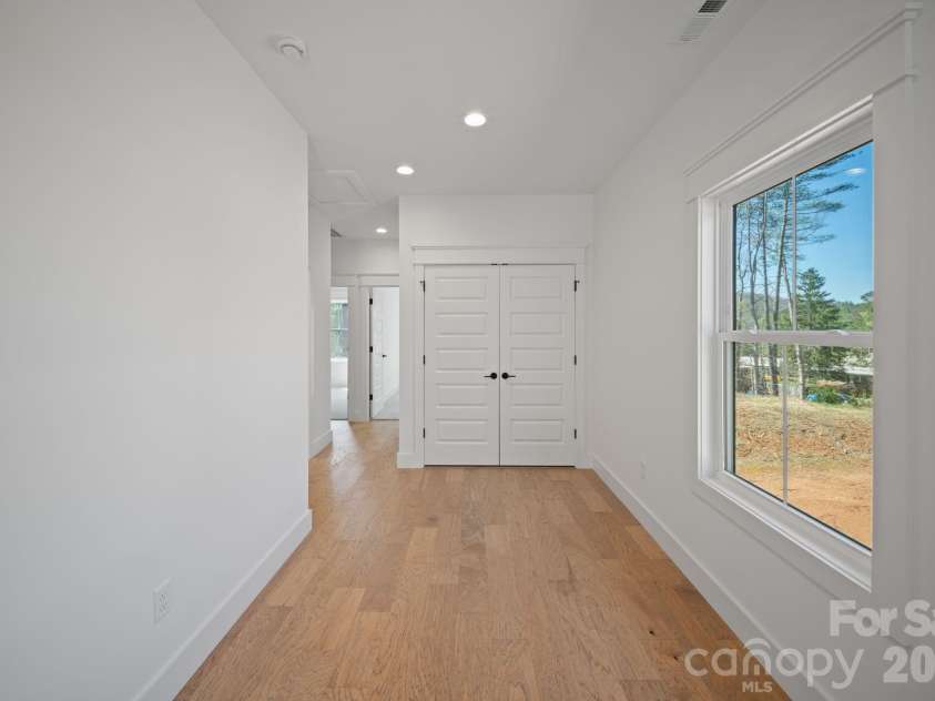 128 Collin Place, Asheville, NC 28804.  MLS# CAR4357801, YatesRealty ID 6900. 