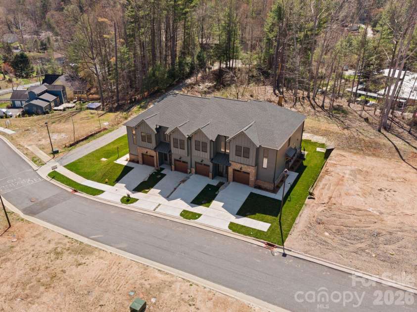 128 Collin Place, Asheville, NC 28804.  MLS# CAR4357801, YatesRealty ID 6900. 
