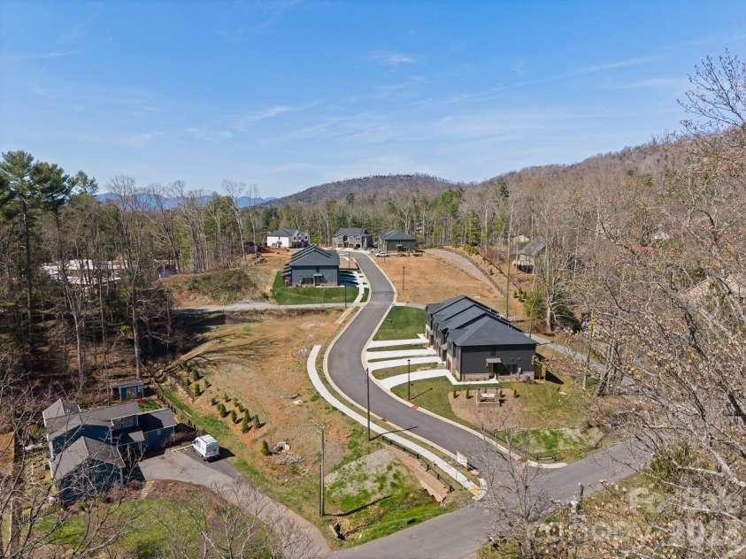 128 Collin Place, Asheville, NC 28804.  MLS# CAR4357801, YatesRealty ID 6900. 