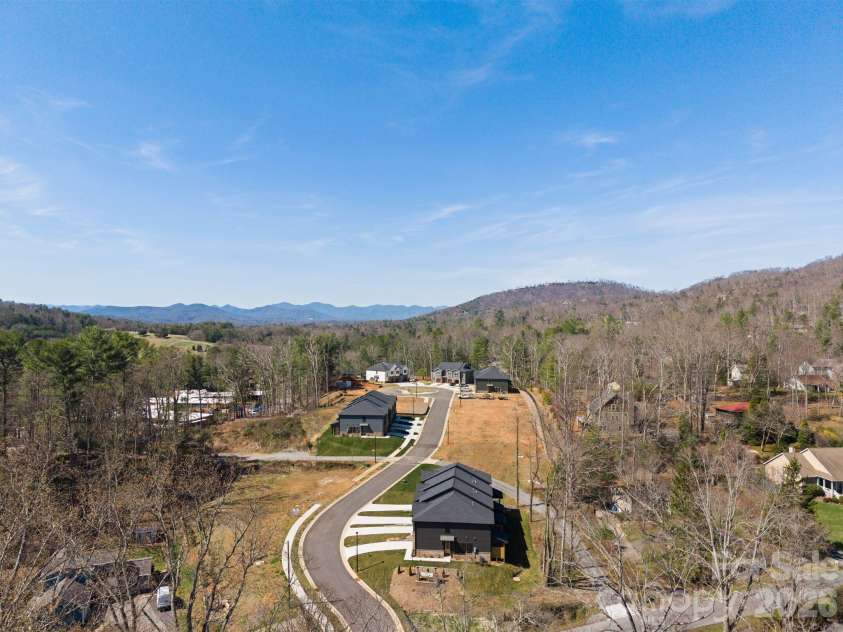 128 Collin Place, Asheville, NC 28804.  MLS# CAR4357801, YatesRealty ID 6900. 