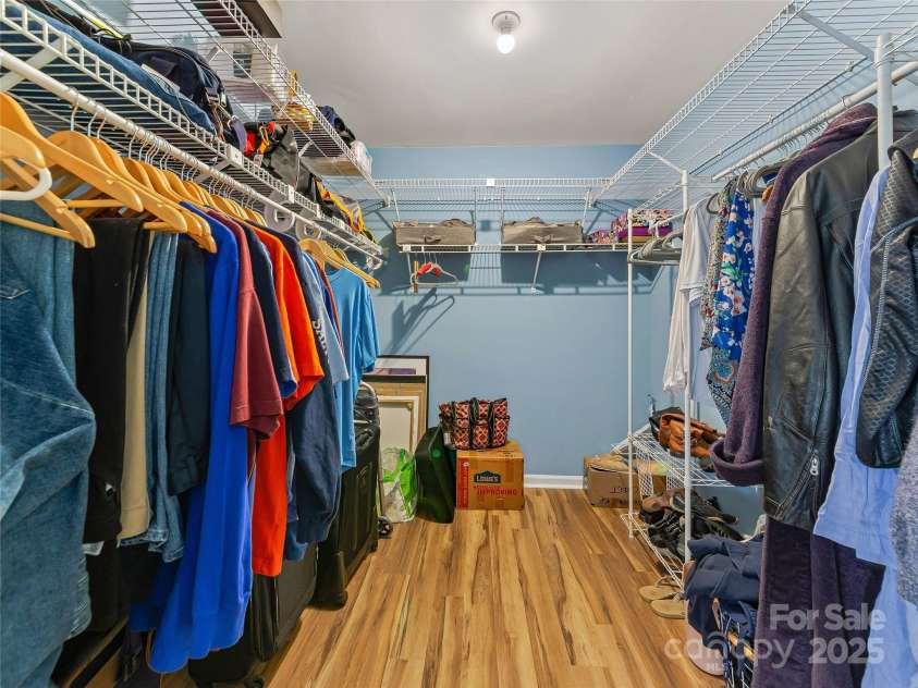 34 Glen Crest Drive, Arden, NC 28704.  MLS# CAR4238682, YatesRealty ID 6900. Primary Walk In Closet