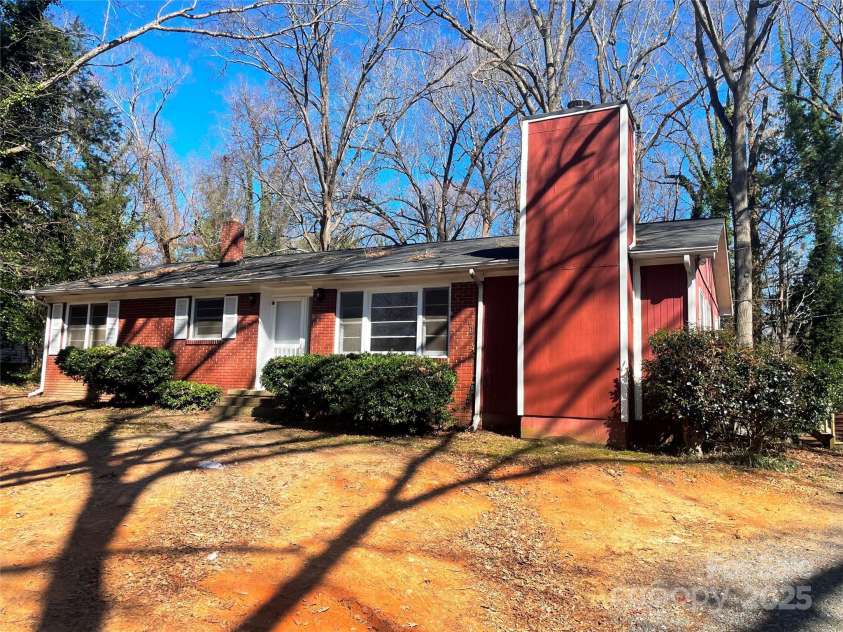 1610 India Hook Road, Rock Hill, SC 29732.  MLS# CAR4224368, YatesRealty ID 6901. 