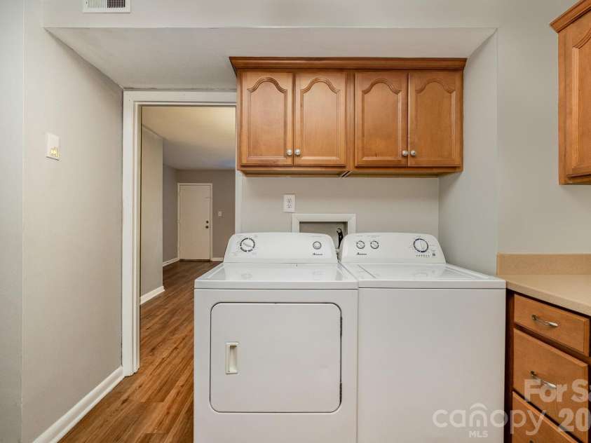 4609 Coronado Drive, Charlotte, NC 28212.  MLS# CAR4378398, YatesRealty ID 6905. 
