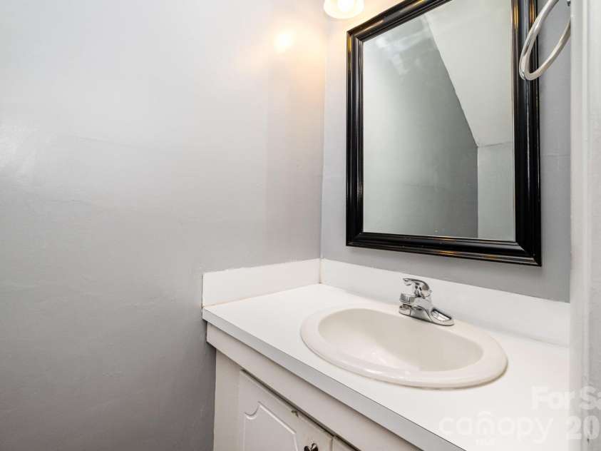 4609 Coronado Drive, Charlotte, NC 28212.  MLS# CAR4378398, YatesRealty ID 6905. 