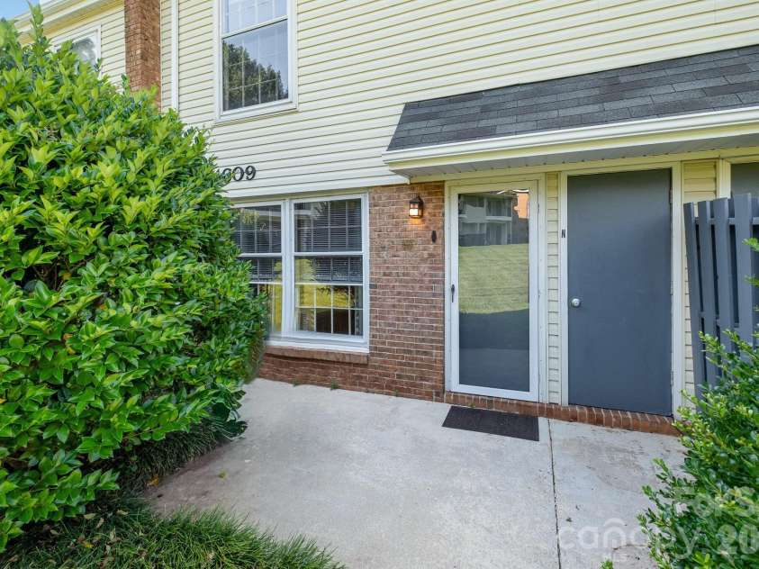 4609 Coronado Drive, Charlotte, NC 28212.  MLS# CAR4378398, YatesRealty ID 6905. 