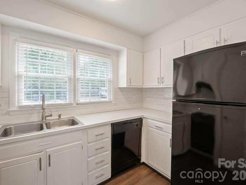 4609 Coronado Drive, Charlotte, NC 28212.  MLS# CAR4396528, YatesRealty ID 6905. 