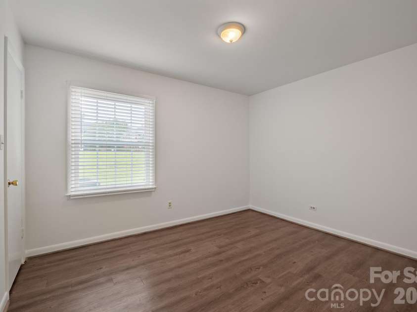 4609 Coronado Drive, Charlotte, NC 28212.  MLS# CAR4396528, YatesRealty ID 6905. 
