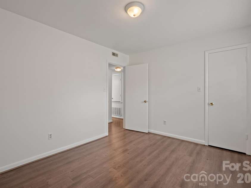 4609 Coronado Drive, Charlotte, NC 28212.  MLS# CAR4396528, YatesRealty ID 6905. 