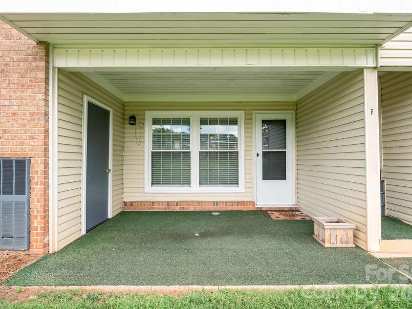 4609 Coronado Drive, Charlotte, NC 28212.  MLS# CAR4396528, YatesRealty ID 6905. 