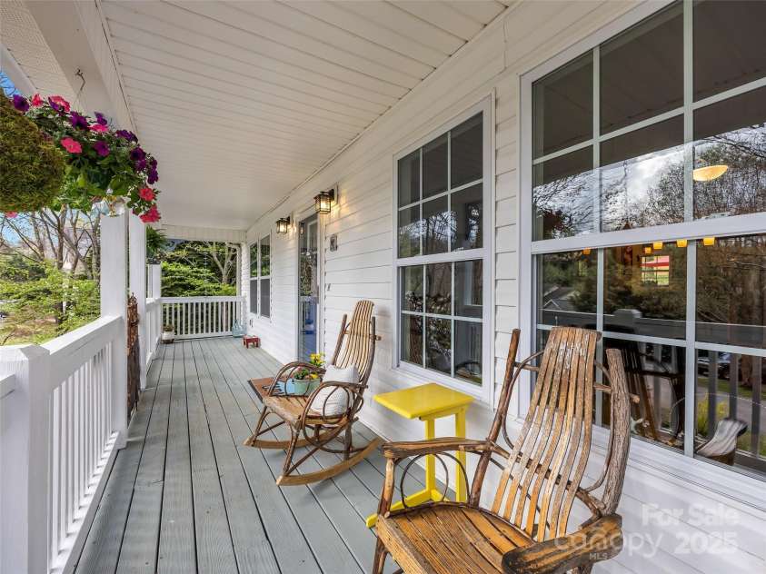 73 (Previously 498) Meadowview Drive, Saluda, NC 28773.  MLS# CAR4244113, YatesRealty ID 6905. 