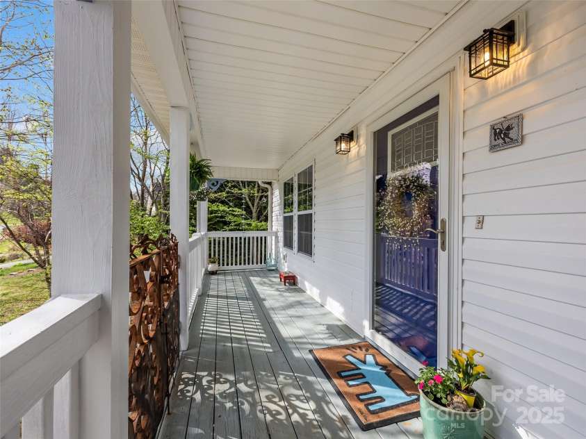 73 (Previously 498) Meadowview Drive, Saluda, NC 28773.  MLS# CAR4244113, YatesRealty ID 6905. 