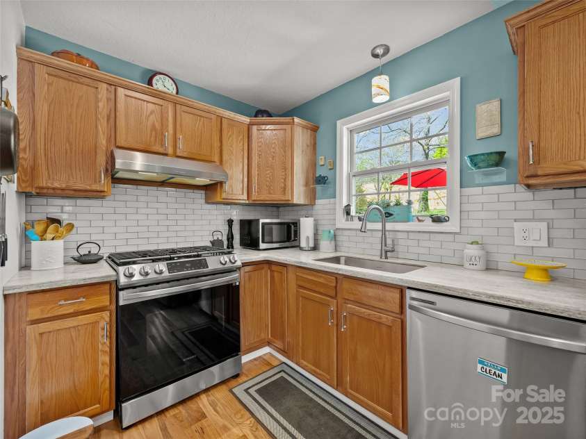 73 (Previously 498) Meadowview Drive, Saluda, NC 28773.  MLS# CAR4244113, YatesRealty ID 6905. 