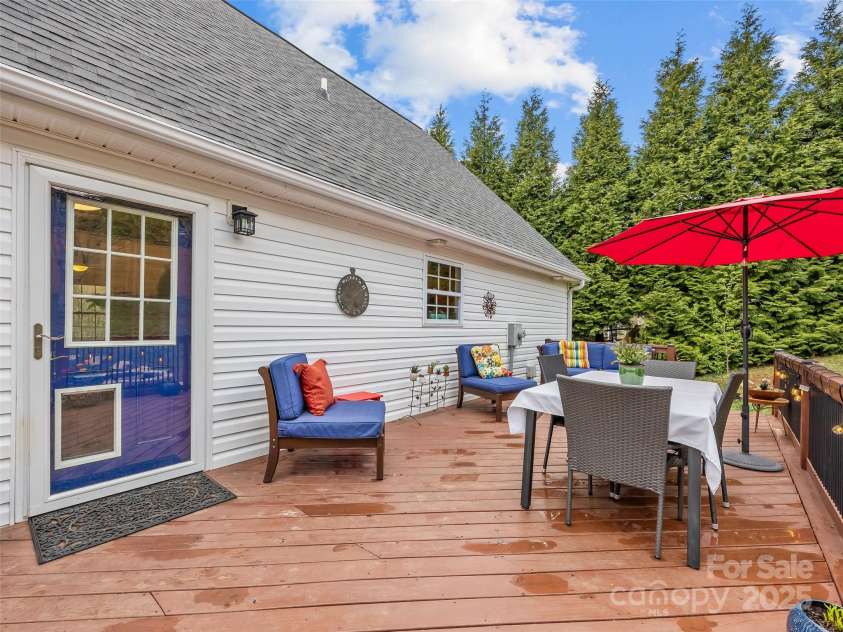 73 (Previously 498) Meadowview Drive, Saluda, NC 28773.  MLS# CAR4244113, YatesRealty ID 6905. 