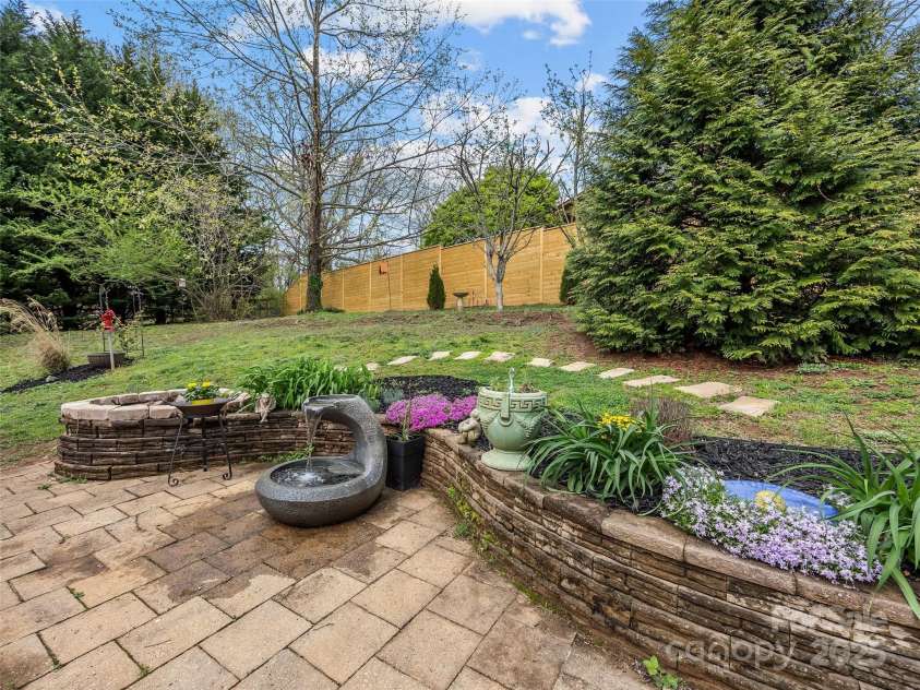 73 (Previously 498) Meadowview Drive, Saluda, NC 28773.  MLS# CAR4244113, YatesRealty ID 6905. 